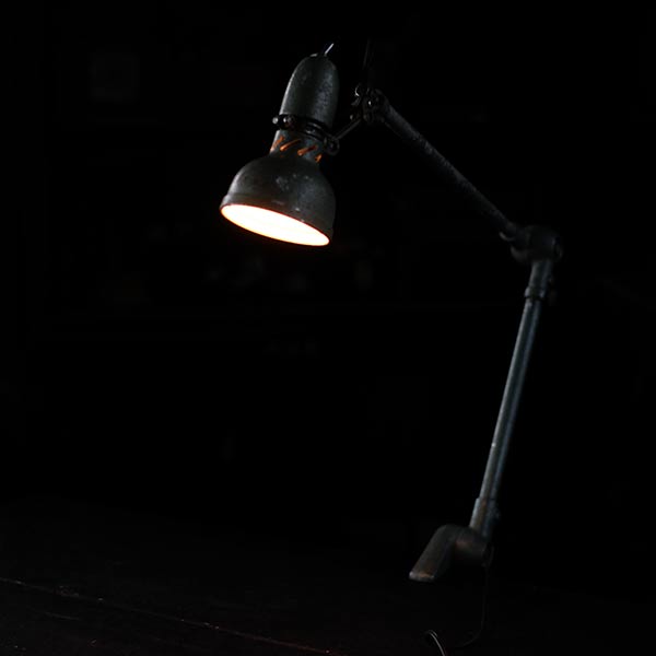 LUMINA desk lamp