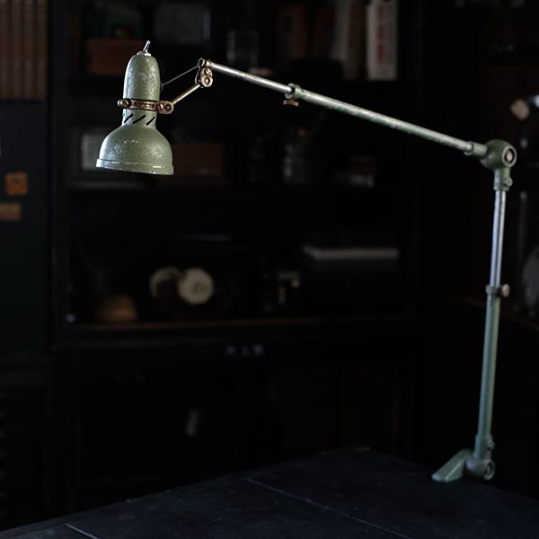 LUMINA desk lamp