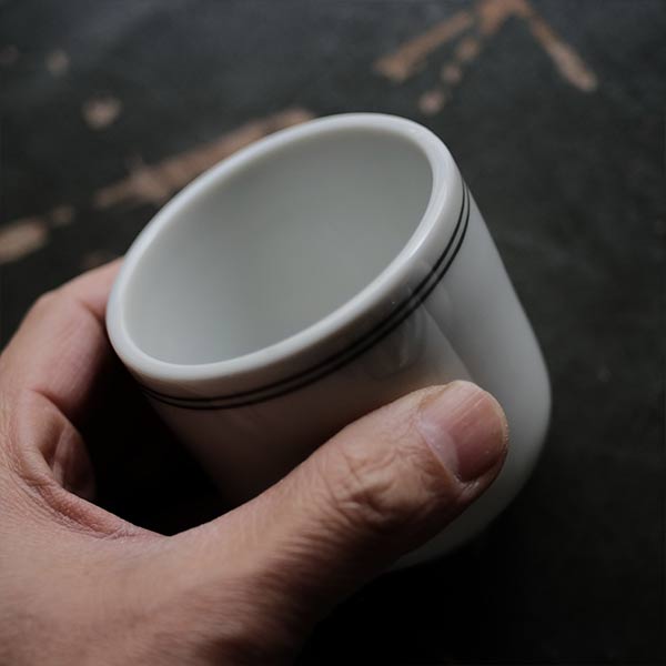 グリーンラインの国民食器の湯呑み