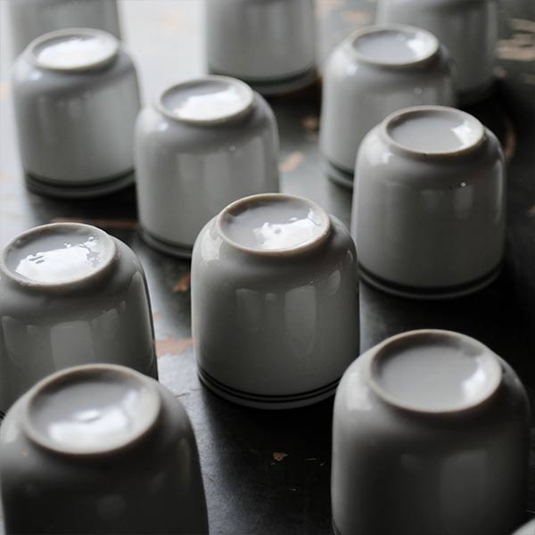 グリーンラインの国民食器の湯呑み