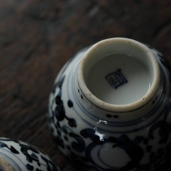 染付けの小ぶりな湯呑み(向付)