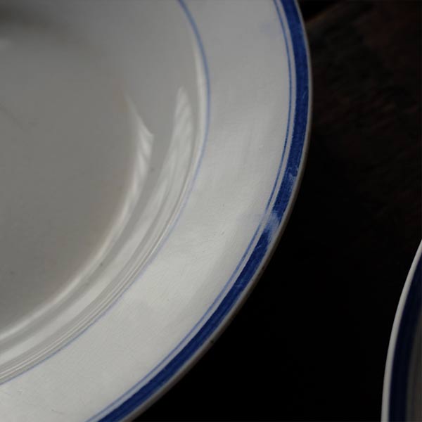 NIPPON KOSHITSU TOKIO (Japanese Hard Pottery) IRONSTONE Blue Line Plate, φ22.5cm