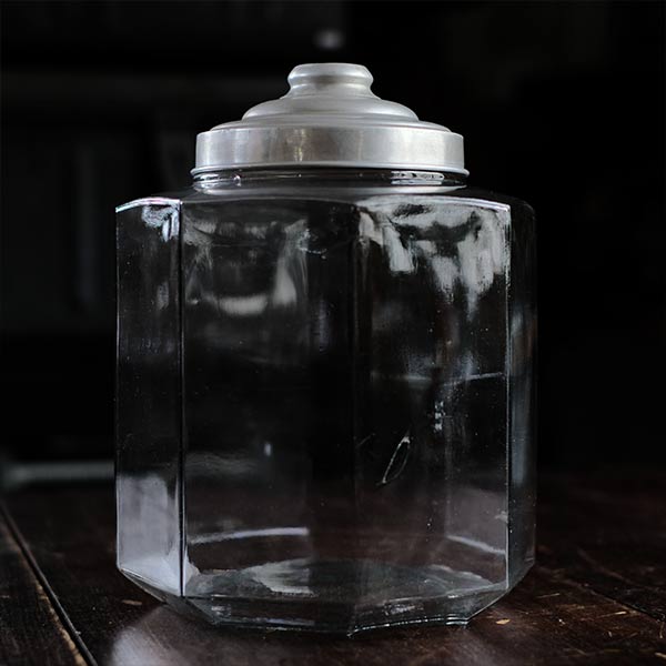 八角柱のガラス瓶