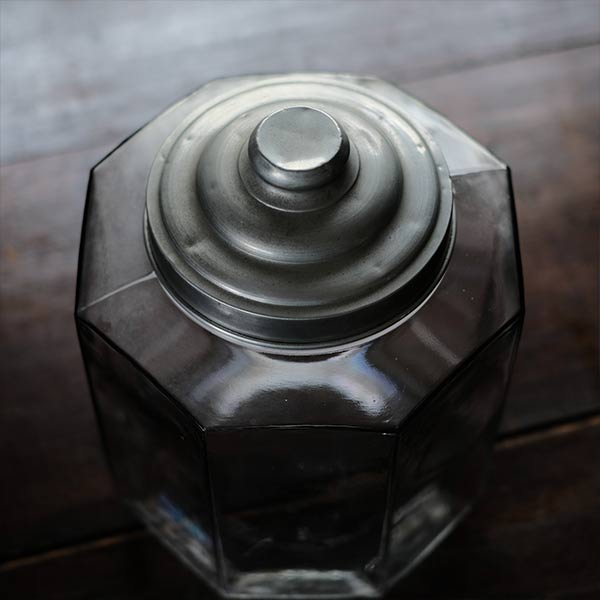 八角柱のガラス瓶