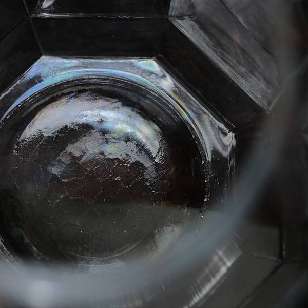 八角柱のガラス瓶