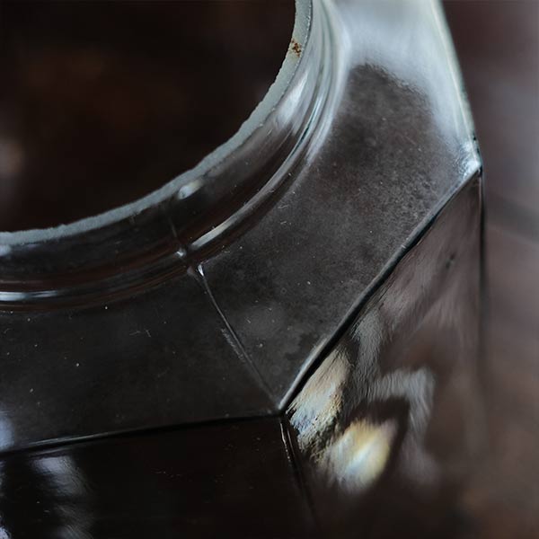 八角柱のガラス瓶