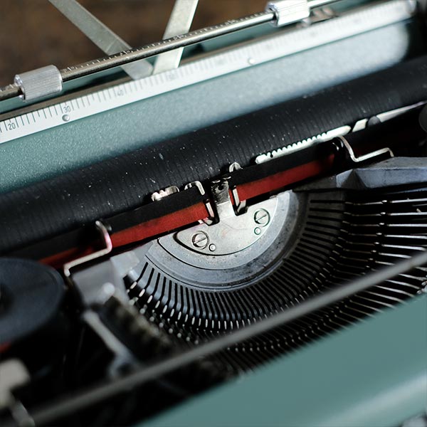 OLIVETTI Lettera 32 Typewriter