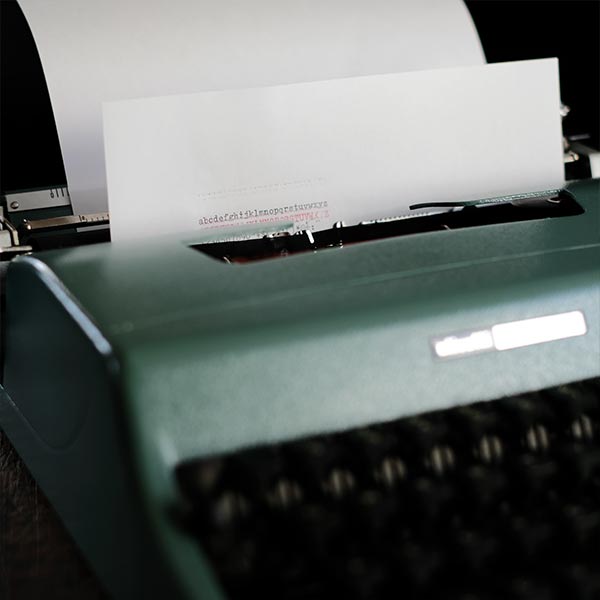 OLIVETTI Lettera 32 Typewriter