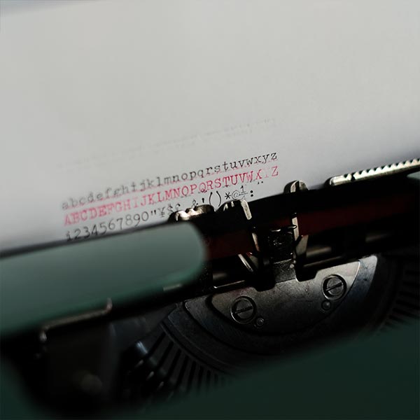 OLIVETTI Lettera 32 Typewriter