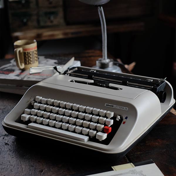 OLIVETTI 'Lettera 34' タイプライター（英字）インクリボン交換済み