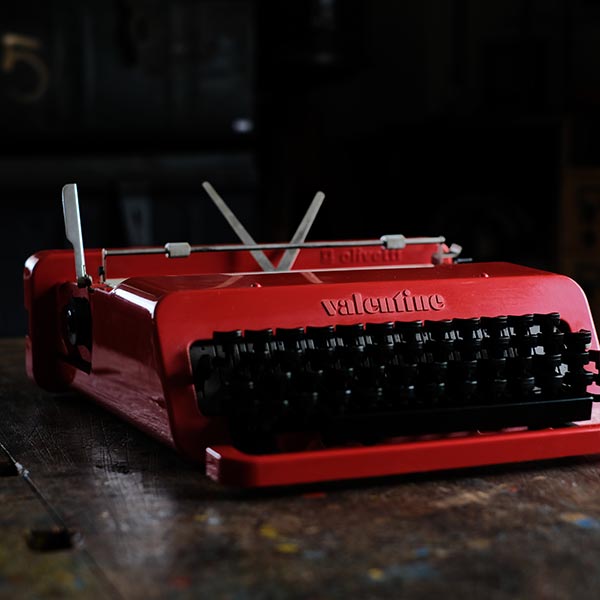 OLIVETTI 'Valentine' タイプライター（英字）インクリボン交換済み