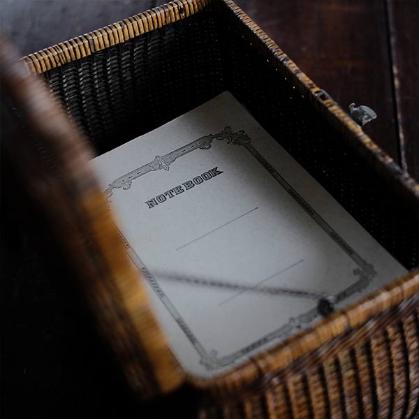 Wicker picnic basket