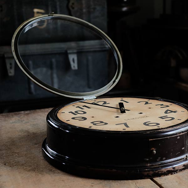 Early Showa era SEIKOSHA wall clock with battery-operated quartz movement replaced