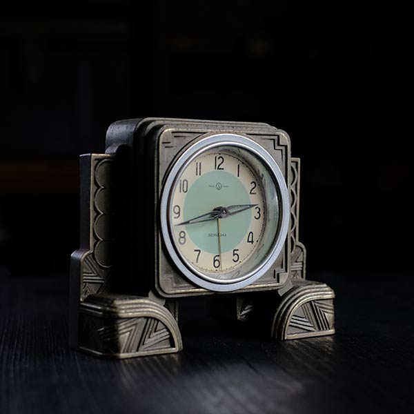 SEIKOSYA table clock