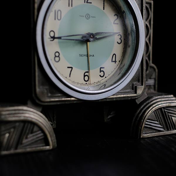 SEIKOSYA table clock