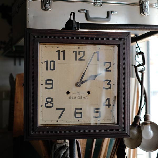 SEIKOSHA wall clock with battery-operated quartz movement replaced