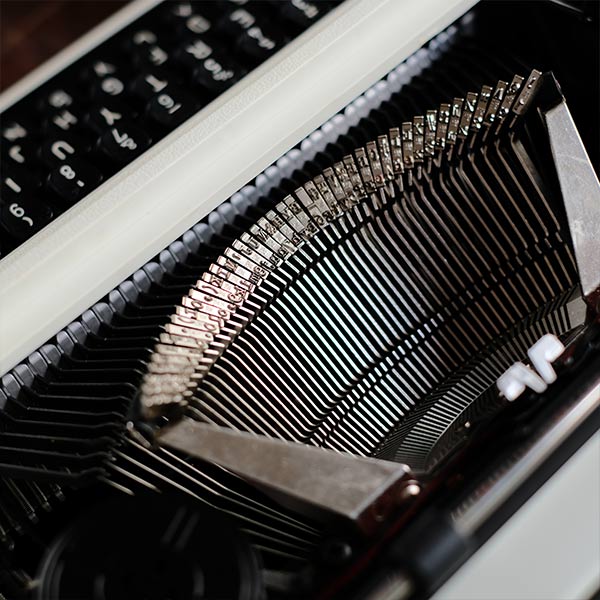 SILVER REED 810 Typewriter