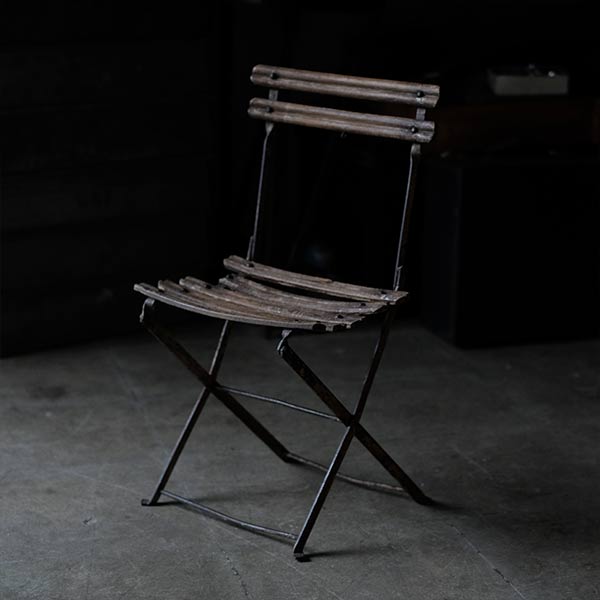 Gorgeous folding chair