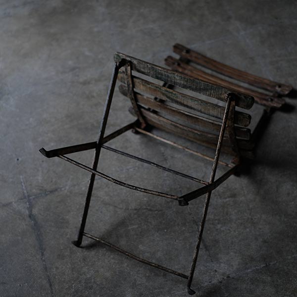 Gorgeous folding chair