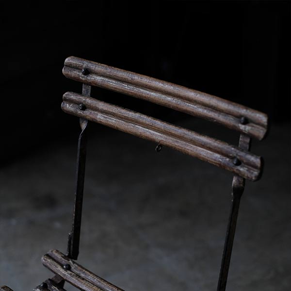 Gorgeous folding chair
