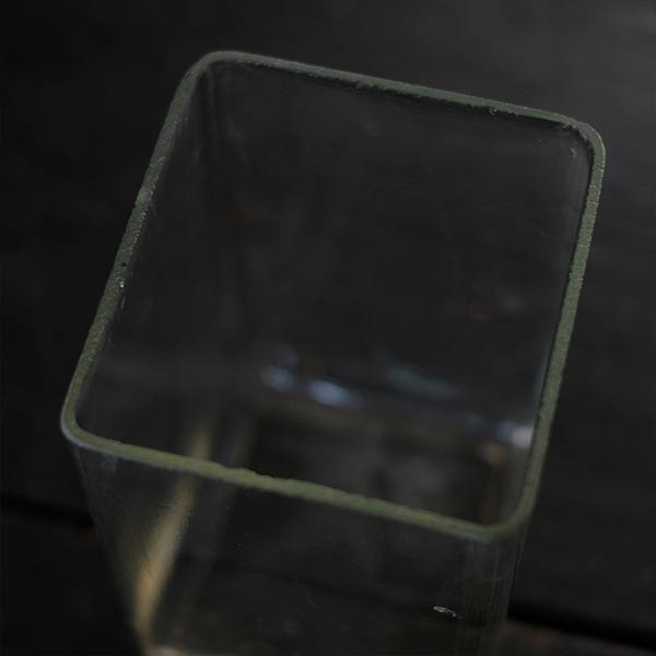 square glass aquarium
