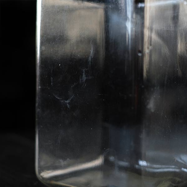 square glass aquarium