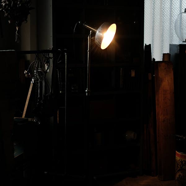 Commercial-use stand light (floor light)