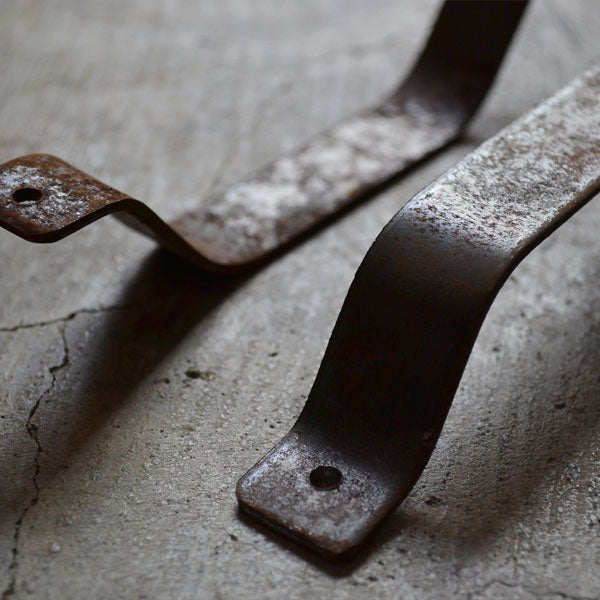 Rusty steel handle (medium size)