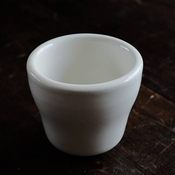 Bell-shaped shaving mug