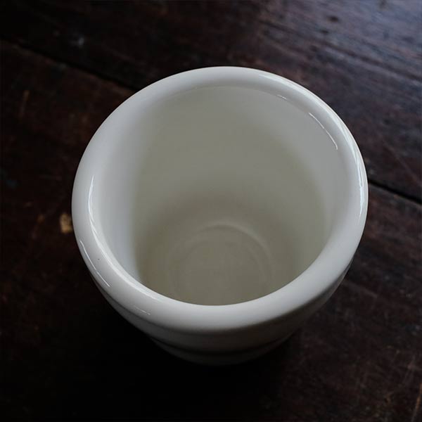 Bell-shaped shaving mug