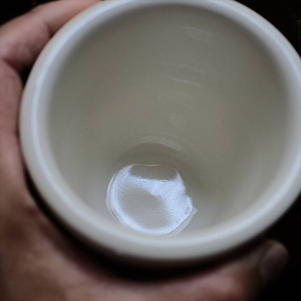 Bell-shaped shaving mug