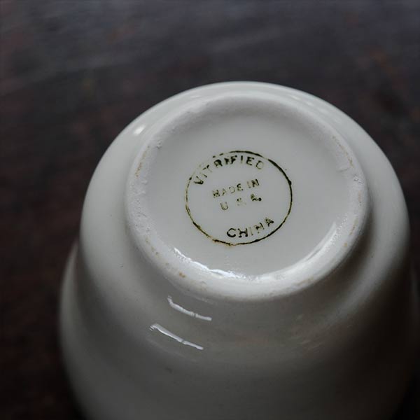 Bell-shaped shaving mug