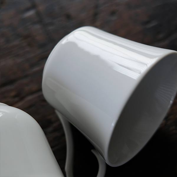 白磁のコーヒーカップ(デッドストック)