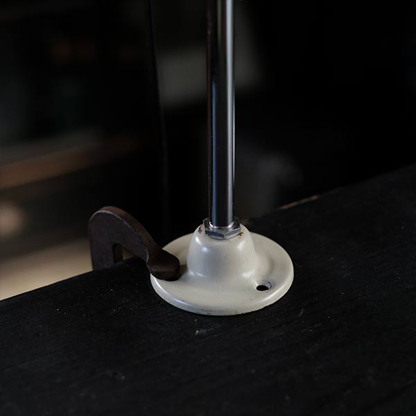 Gooseneck lamp for sewing machines