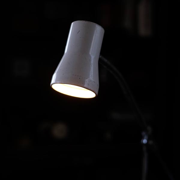 Gooseneck lamp for sewing machines