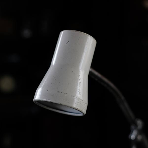 Gooseneck lamp for sewing machines