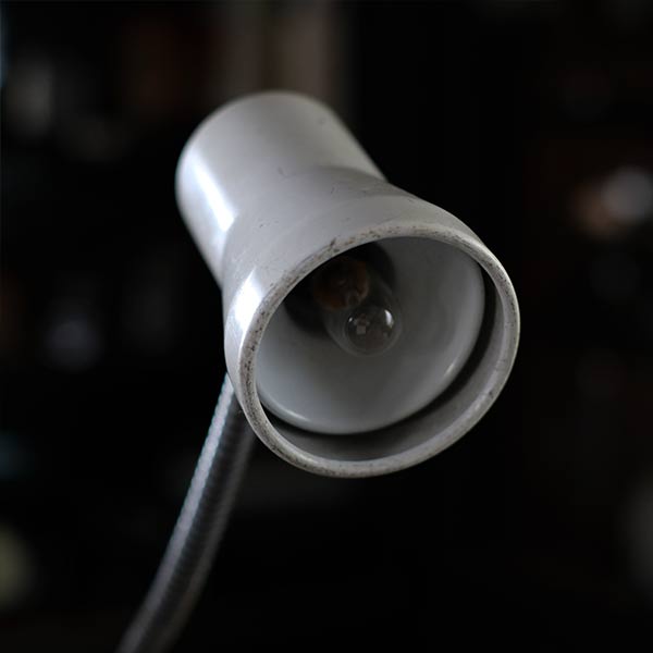 Gooseneck lamp for sewing machines