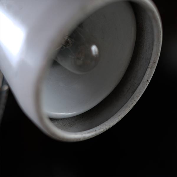 Gooseneck lamp for sewing machines