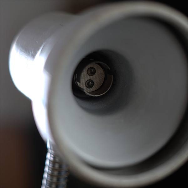 Gooseneck lamp for sewing machines