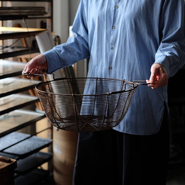 Rusty wire basket φ38cm