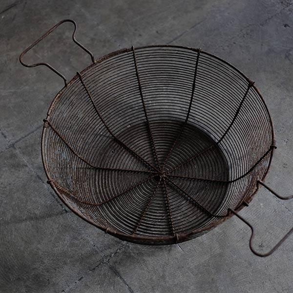 Rusty wire basket φ38cm