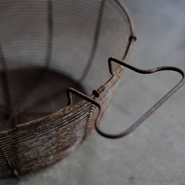 Rusty wire basket φ38cm