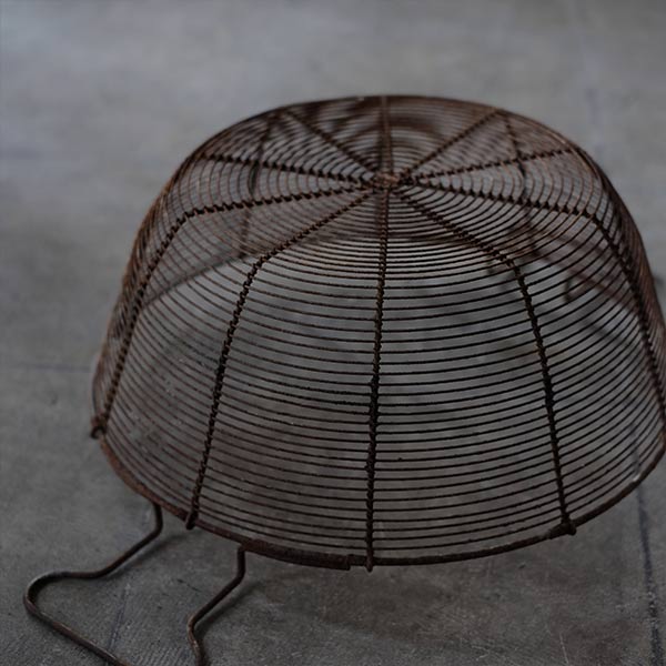 Rusty wire basket φ38cm