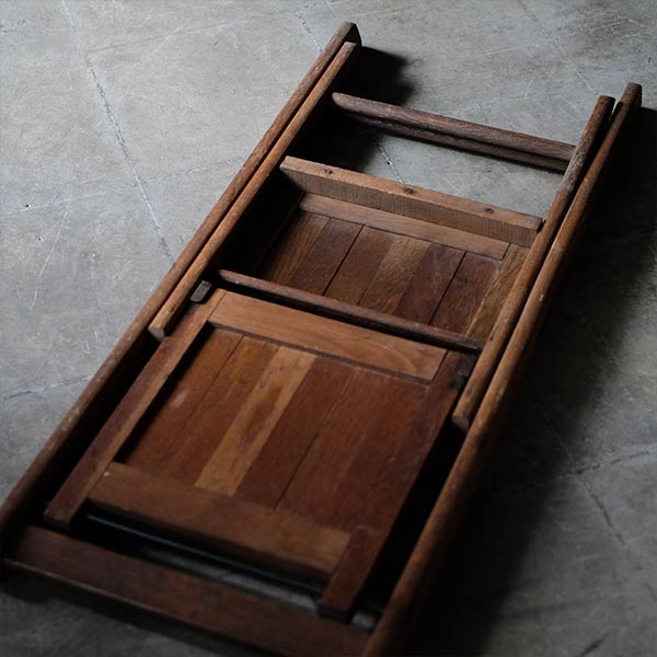 木製の折りたたみチェア