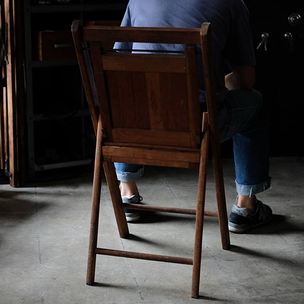木製の折りたたみチェア