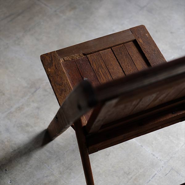 木製の折りたたみチェア