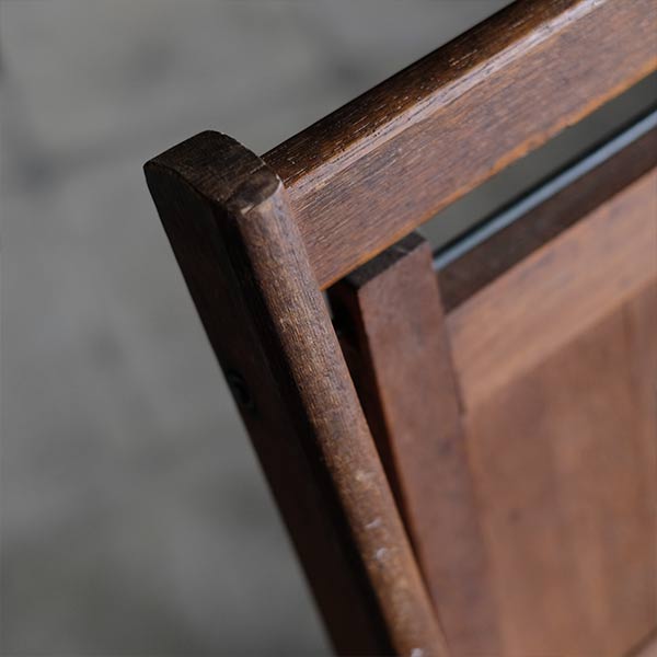 木製の折りたたみチェア