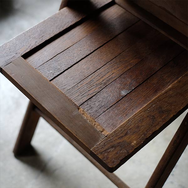 木製の折りたたみチェア