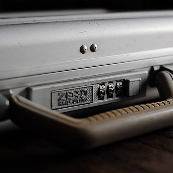 ZERO HALLIBURTON Attache Case