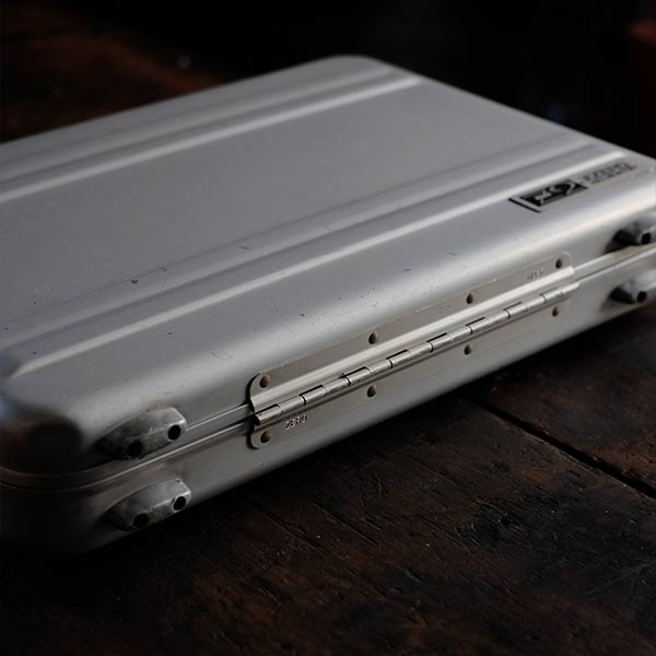 ZERO HALLIBURTON Attache Case